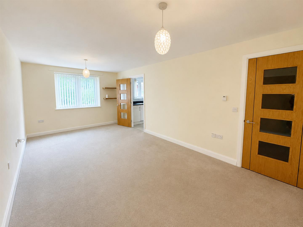 Apartment in North Hertfordshire, Knebworth - View 4