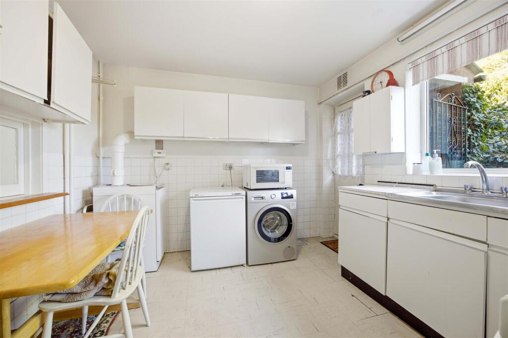 House in Southall - View 5