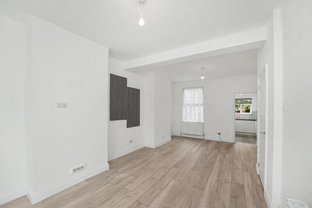 Huxley Road, London, N18 - View 2