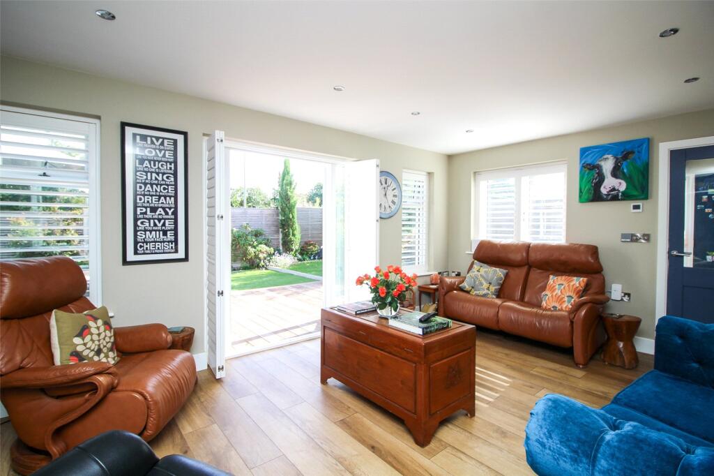 House in Eastleigh, Hamble-le-Rice - More