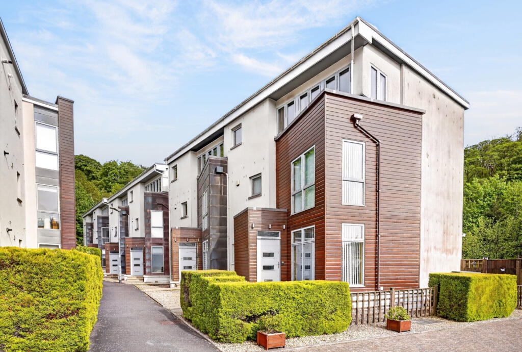 Main image of property: 11 Halkshill Gardens, Largs, KA30 9AU