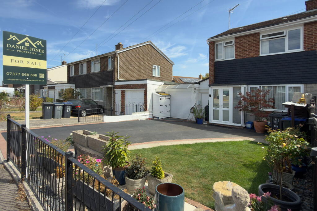 Southview Road, Trowbridge, Wiltshire, BA14 0PY photo 2