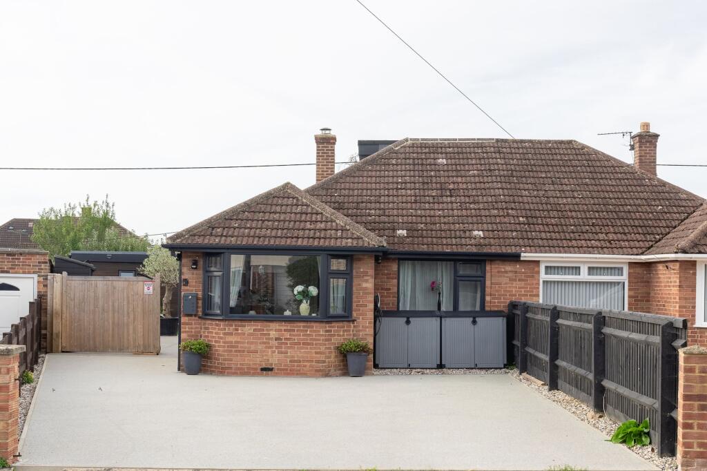 Main image of property: Aysgarth Road, Yarnton, OX5