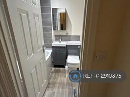 4 bedroom semi-detached house for rent