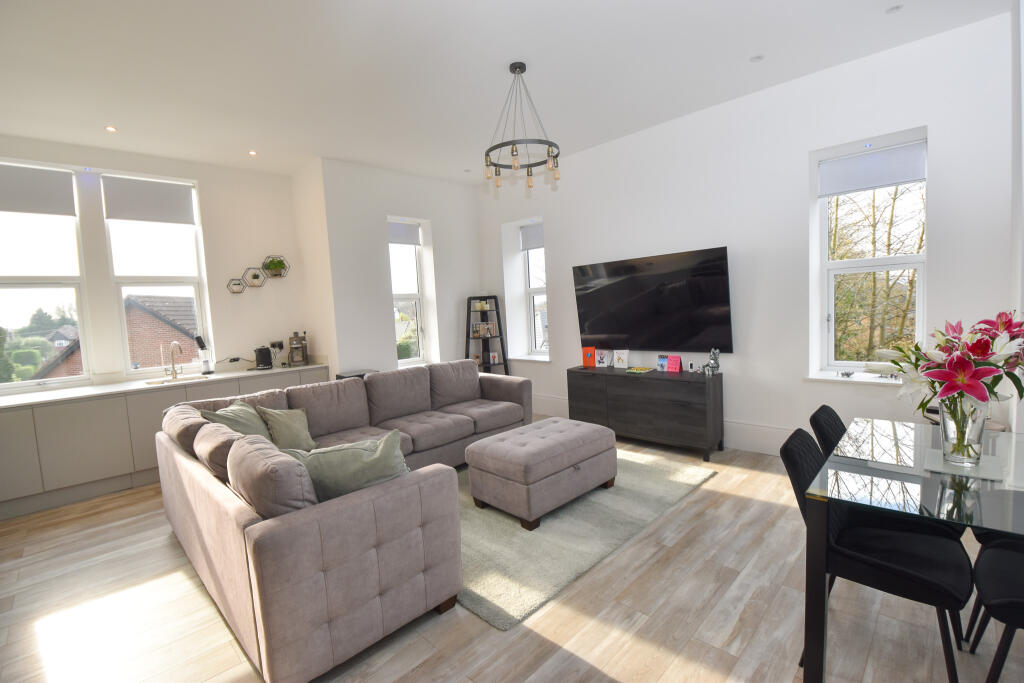 Apartment in Trafford, Greater Manchester - View 5