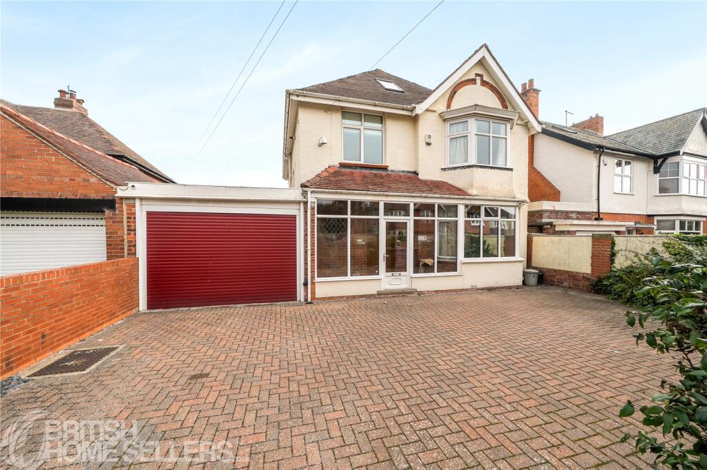 5-bed detached on Cardigan Road, Bridlington, East Riding, Yorkshire, YO15, £450,000