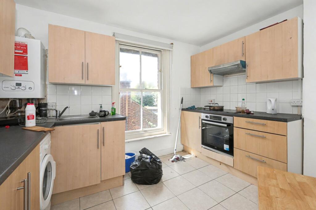 Apartment in Canterbury - View 4
