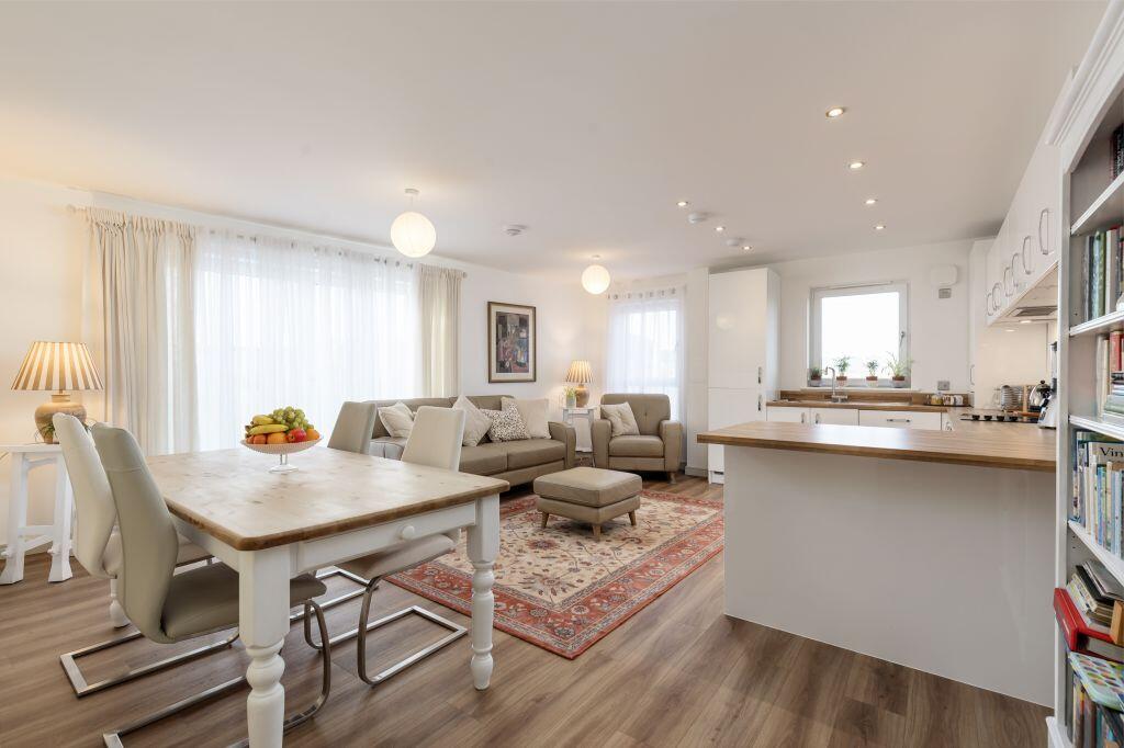 Main image of property: 10/3 Sandpiper Drive, Edinburgh, EH6 6QJ