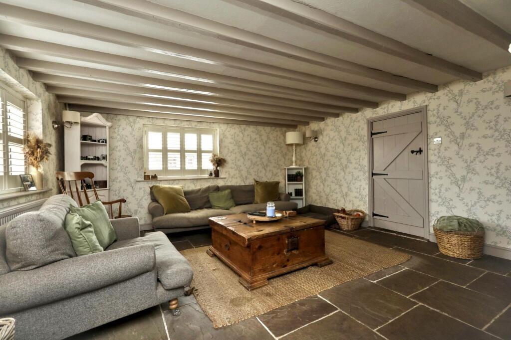 House in Doncaster, Hatfield - More