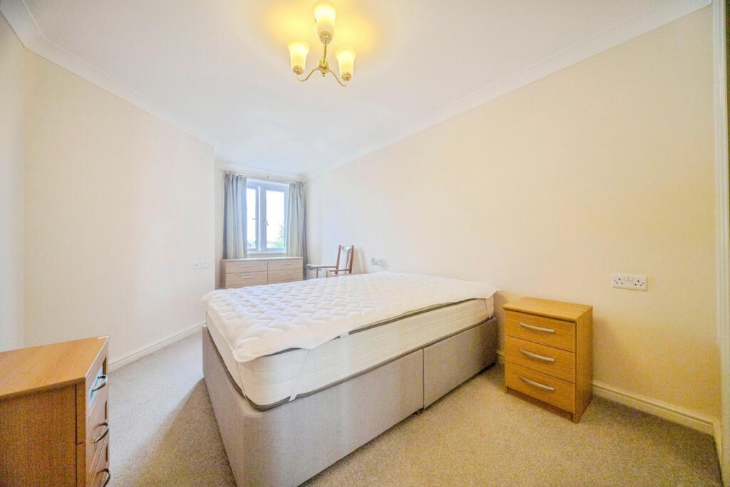 Apartment in Milton Keynes - View 3