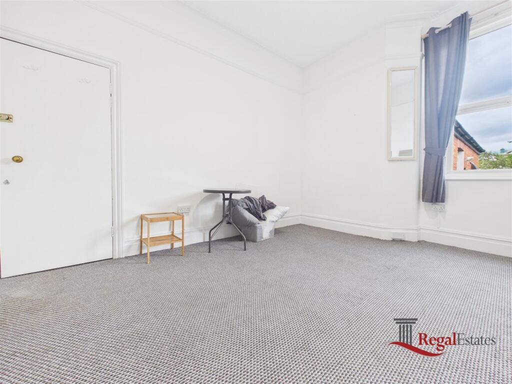 House in London - View 4