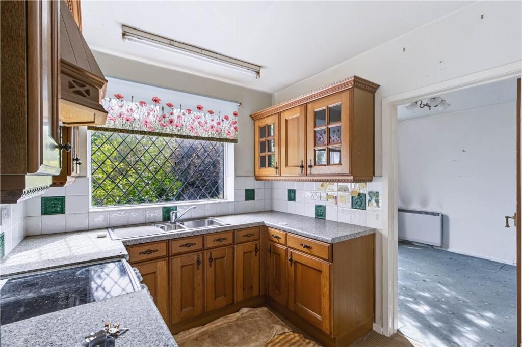 House in Manchester, Newall Green - View 4