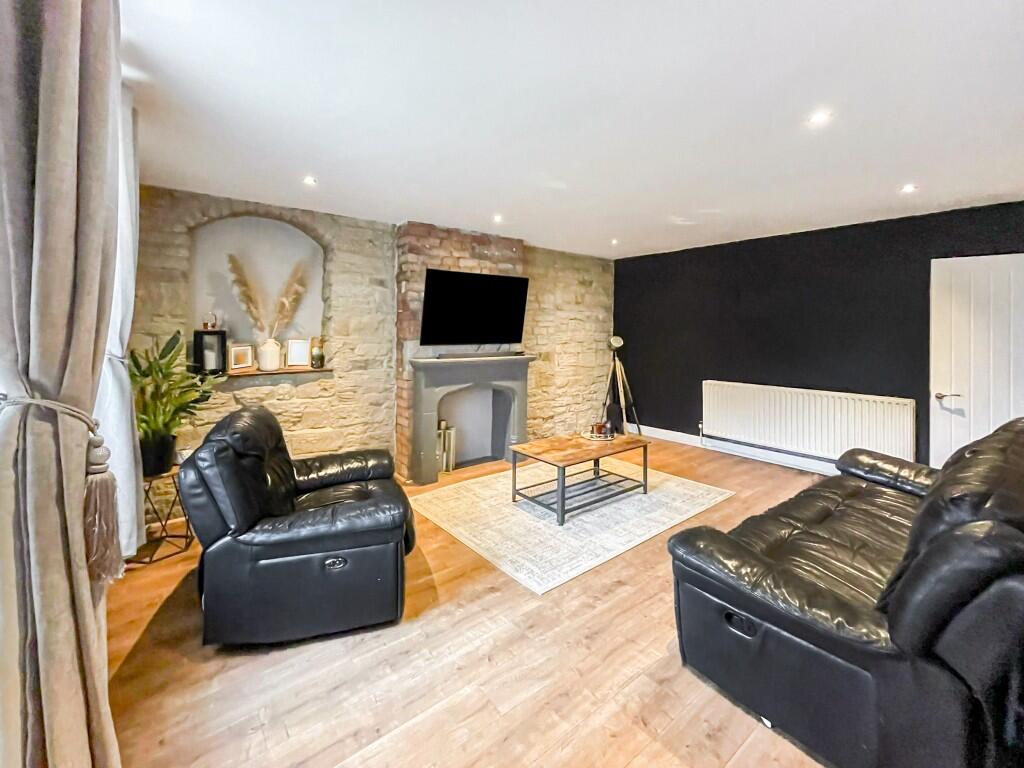 Kirkgate, Dewsbury, West Yorkshire, WF17 photo 3