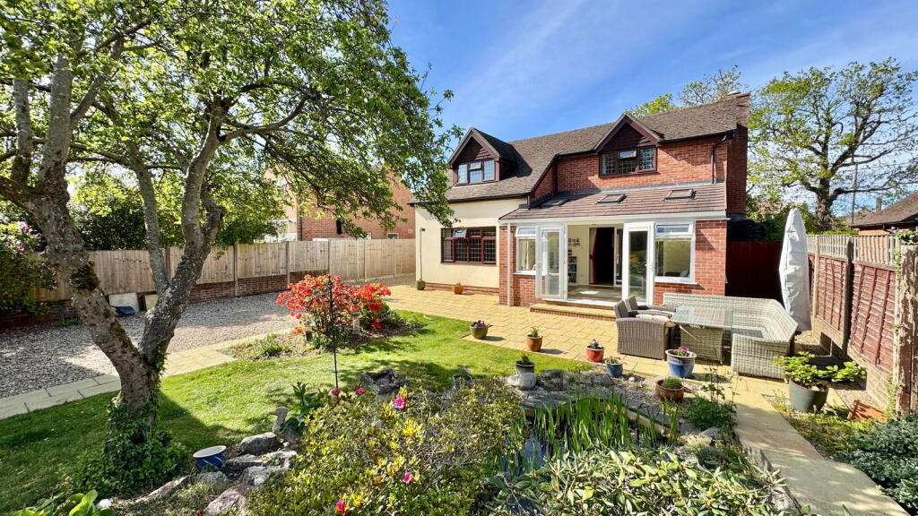 Broad Lane, Upper Bucklebury, Reading, RG7 6QH photo 3