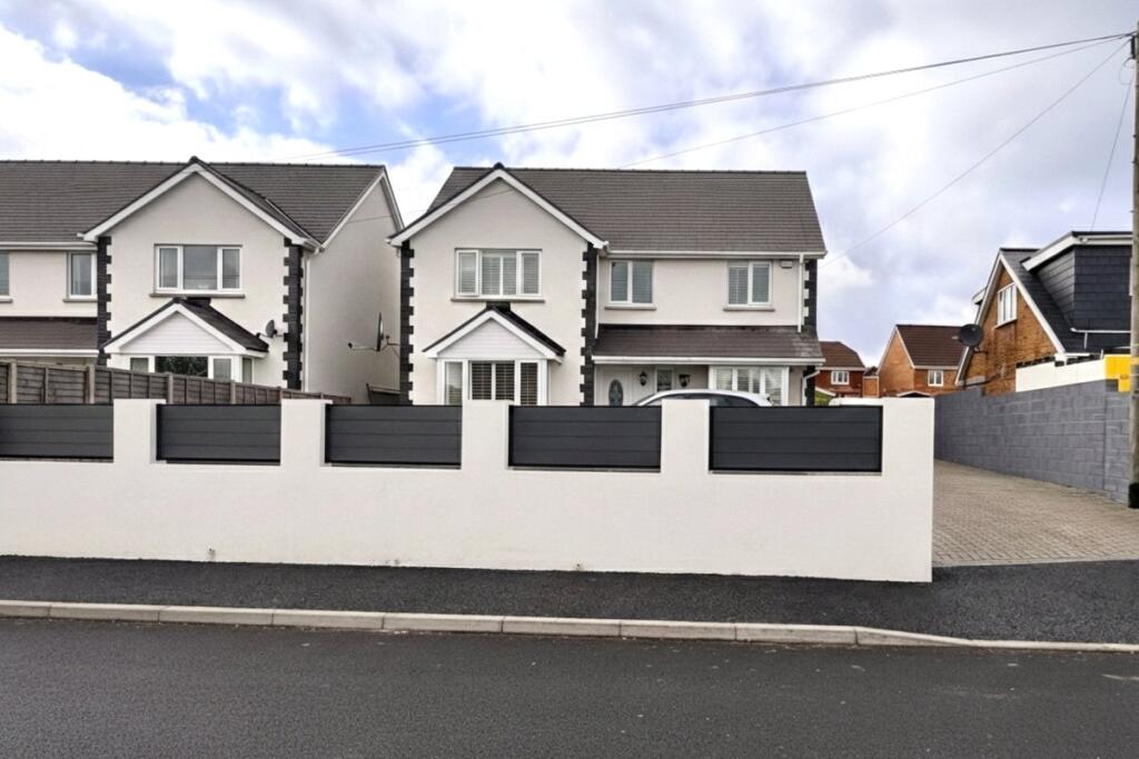 Main image of property: Penllwynrhodyn Road, Llanelli, Carmarthenshire, SA14