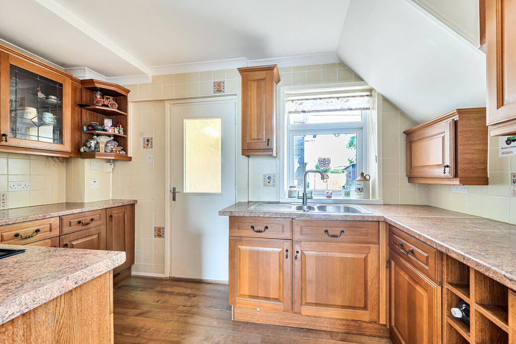 House in Taunton - View 5