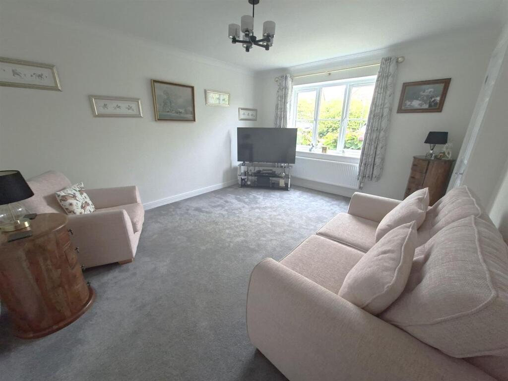 House in Northampton, West Northamptonshire - View 3