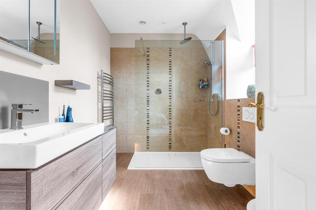 Additional image 24 of Canonsfield Road, Welwyn