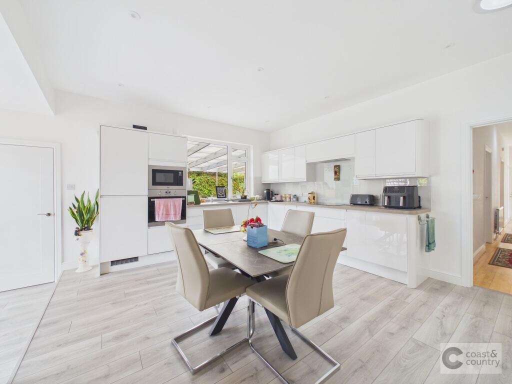House in Teignbridge, Lower Rocombe, Stokeinteignhead - View 4