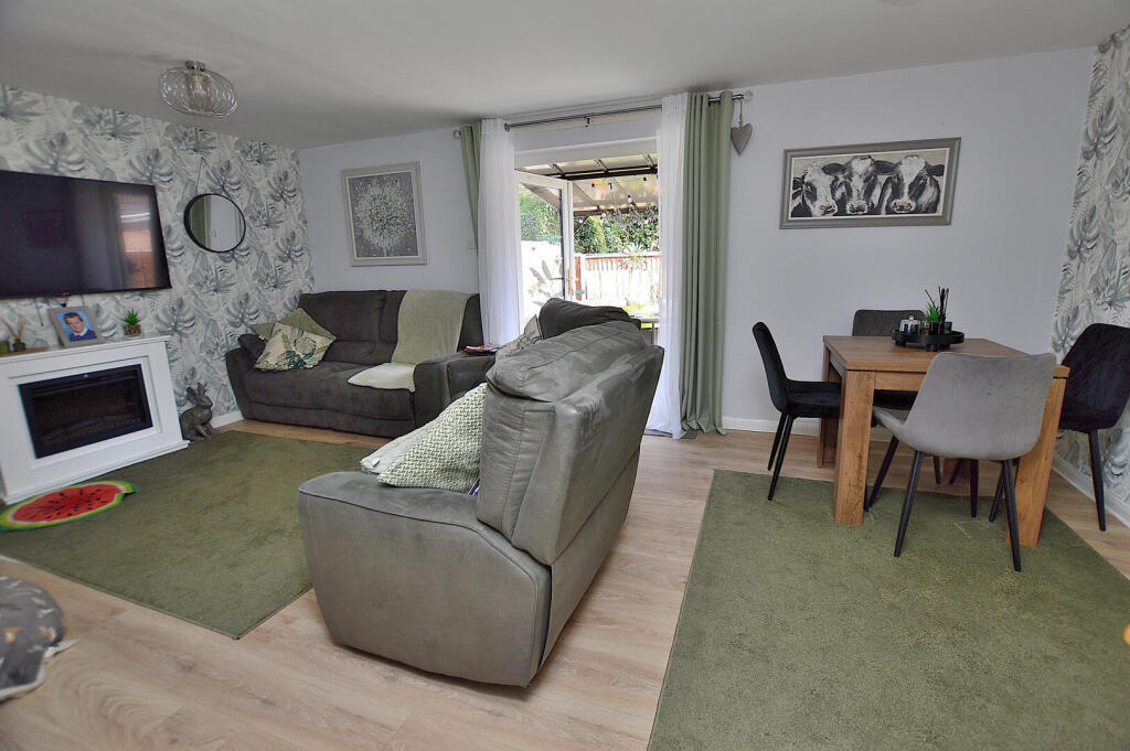 House in Lincoln - View 3