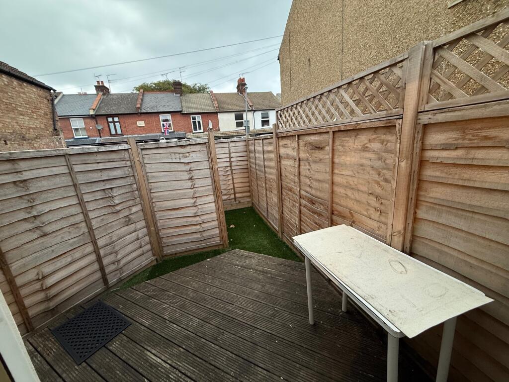 Apartment in Watford - View 2