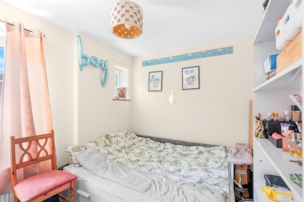 House in Kettering, Avondale - More
