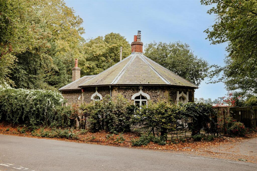 House in Dover, Shepherdswell with Coldred