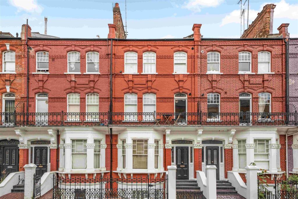 Apartment in London, West Kensington - View 3