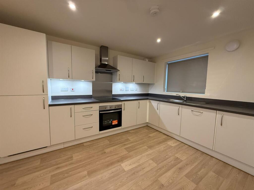 House in Hull - View 5