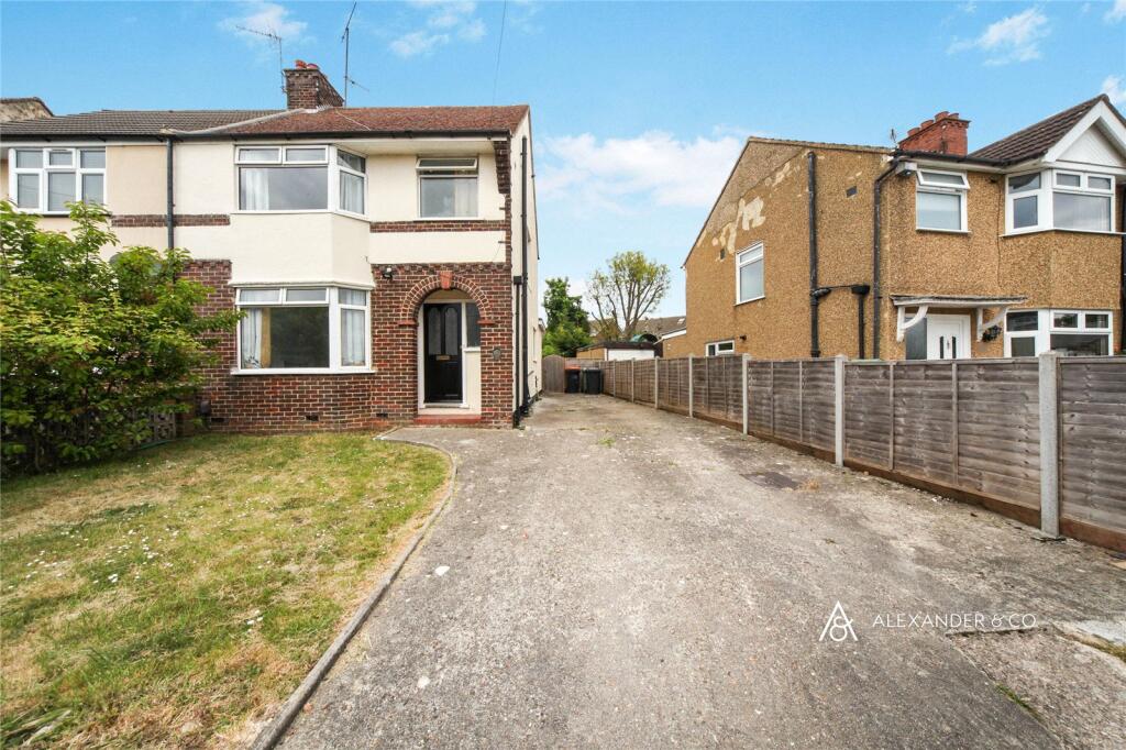 Main image of property: Suncote Avenue, Dunstable, Bedfordshire, LU6
