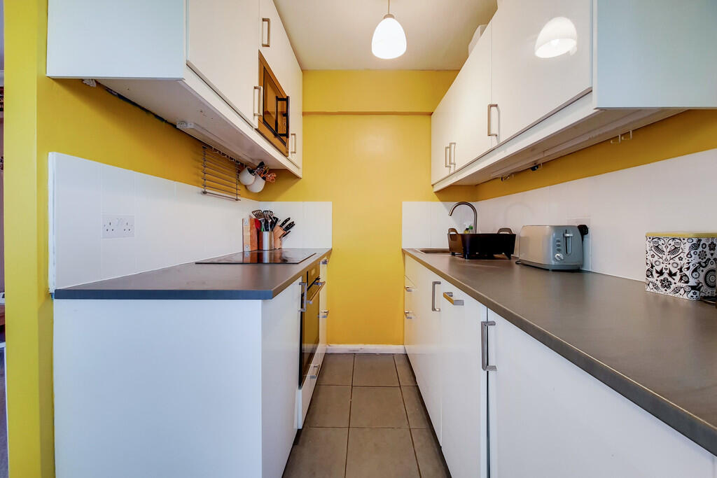 Apartment in London - View 5