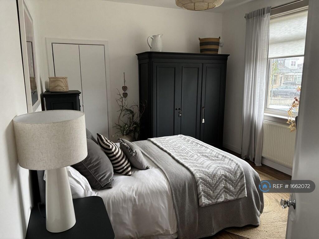 Apartment in Motherwell - More