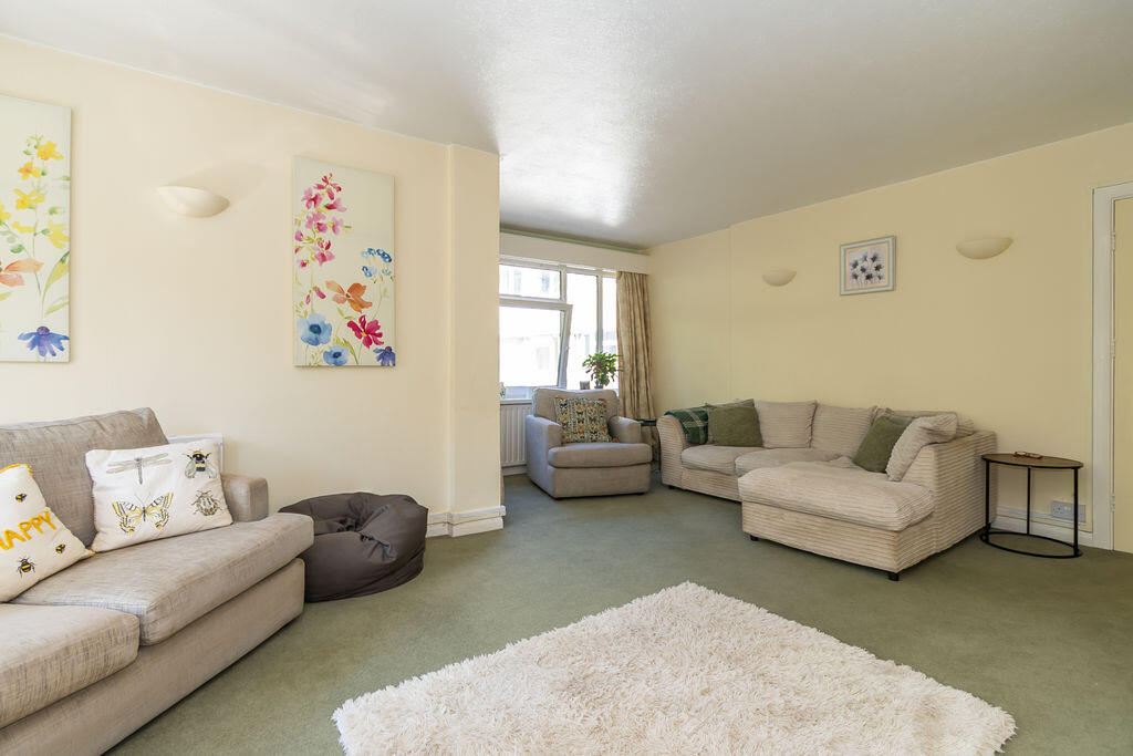 Apartment in Penarth, Vale of Glamorgan - View 3