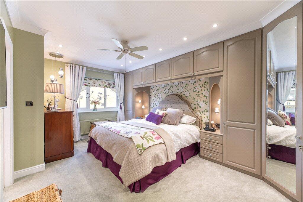 House in Bradford, West Yorkshire - View 5