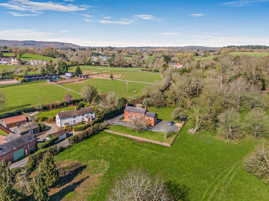 House in Malvern Hills, Shrawley - More
