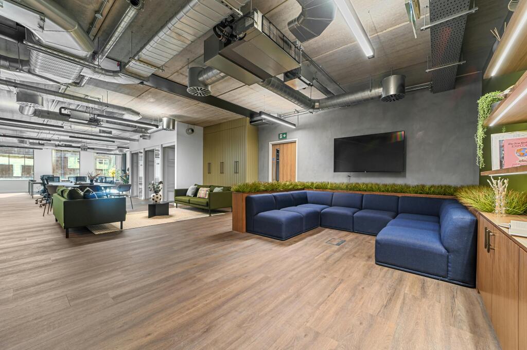 HTBC10WhiteLionStreet3.JPG