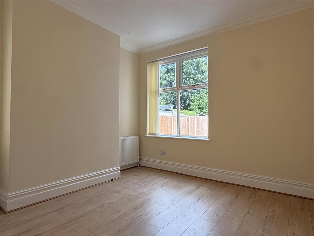 Westbourne Road, Penn photo 4