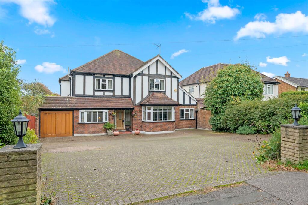 Main image of property: Pine Walk, Carshalton Beeches