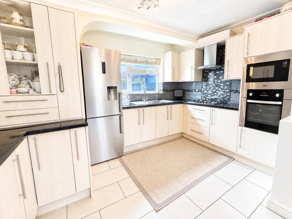 House in Dudley, West Midlands - View 4