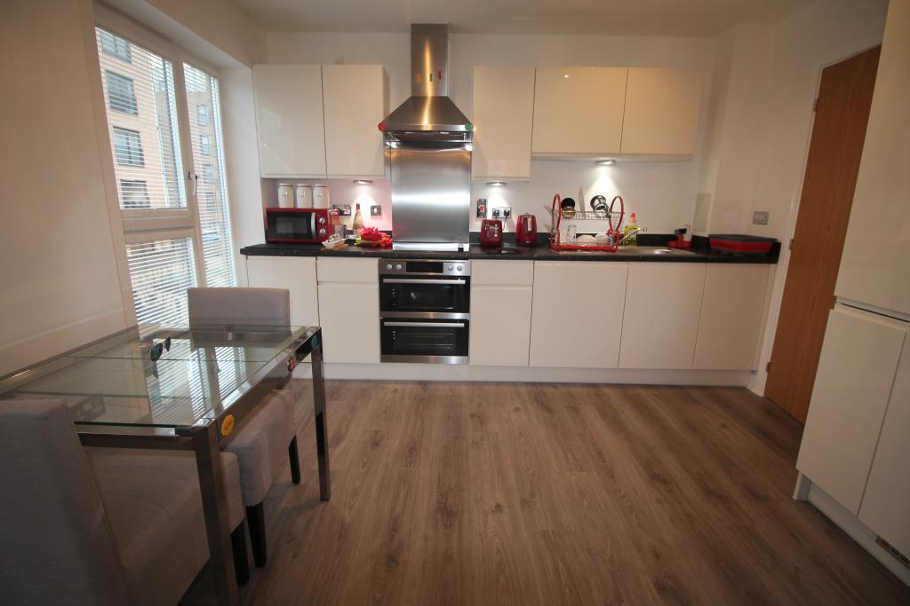 Apartment in Romford - View 4