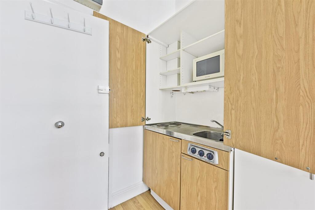 Studio flat for rent