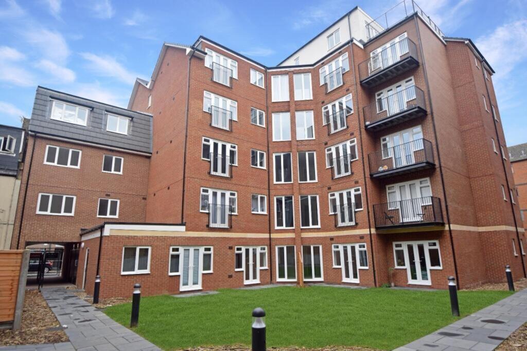 1-bed flat on John Street, The Elms, LU1, £145,000
