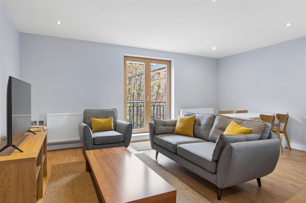 Apartment in Cheshire, City of Chester - View 2