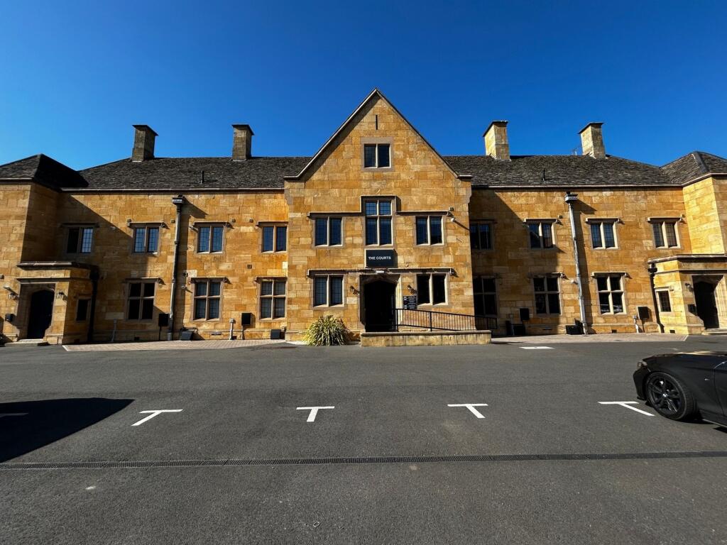 Main image of property: Warwick Road, Banbury, Oxfordshire