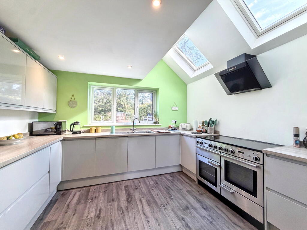 House in Tunbridge Wells, Lamberhurst - View 2