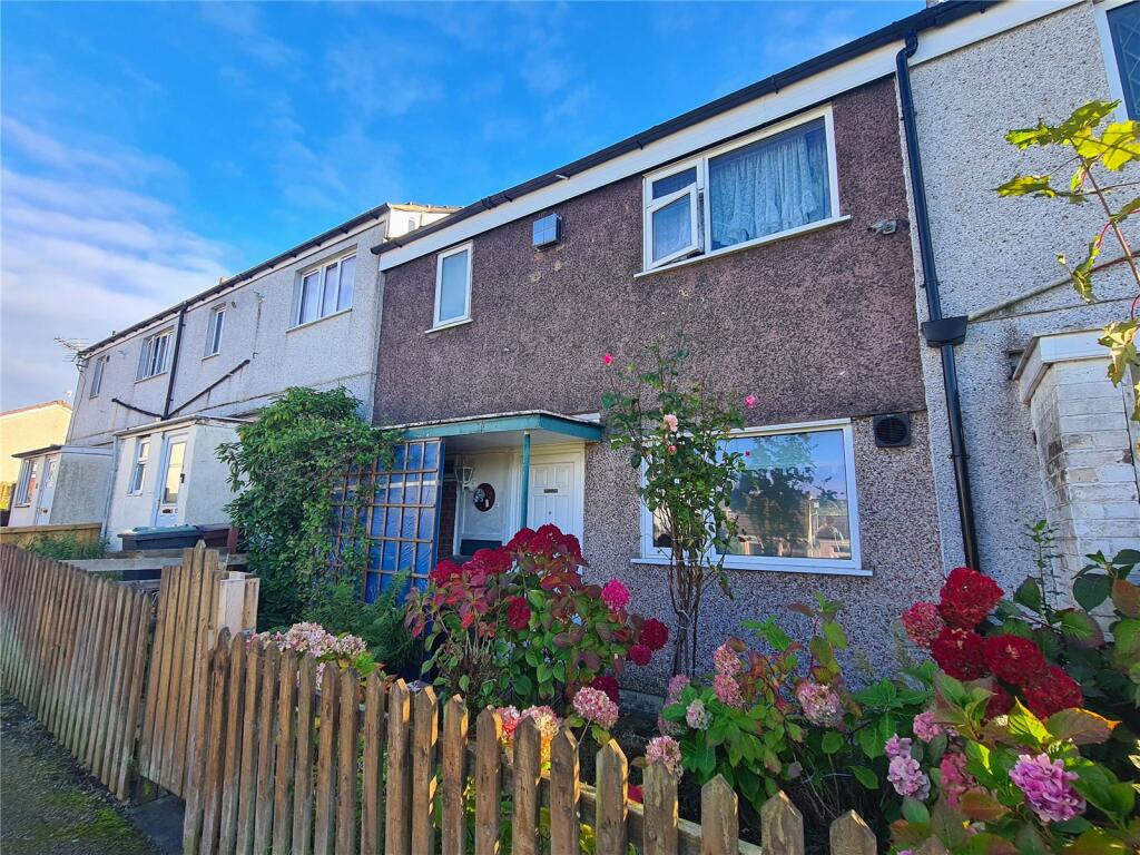 Main image of property: Wardlow Gardens, Glossop, Derbyshire, SK13