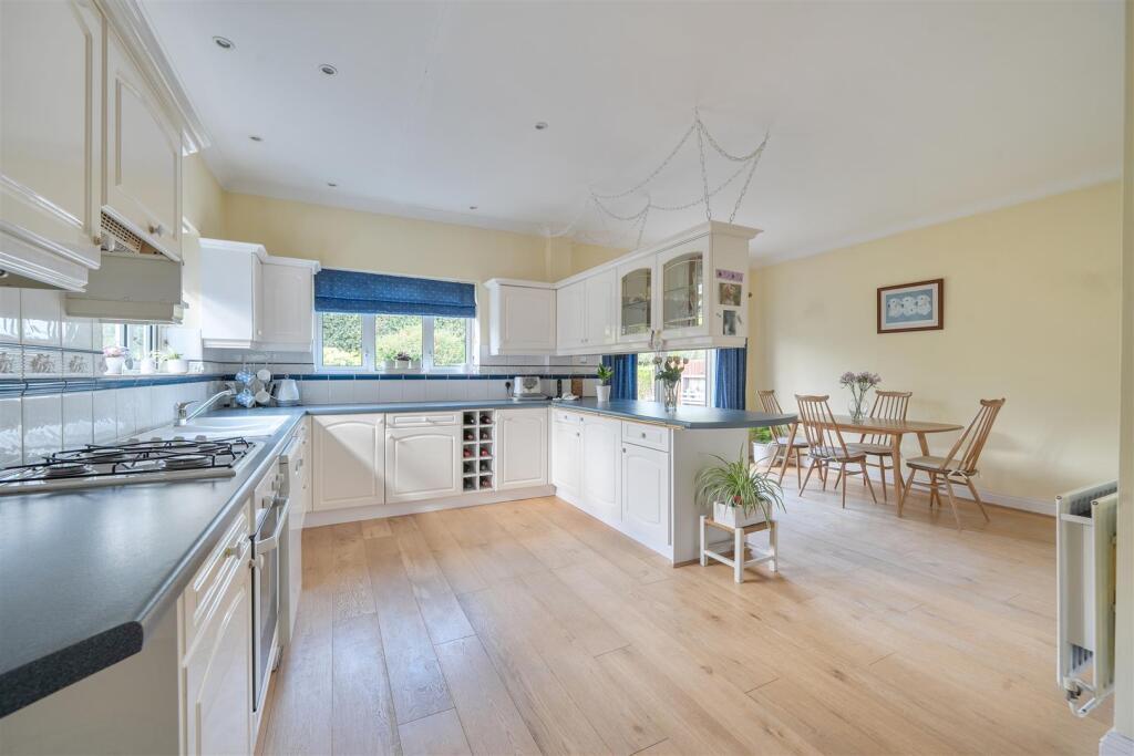 Cricket Hill, Finchampstead, Berkshire, RG40 3TN - View 3
