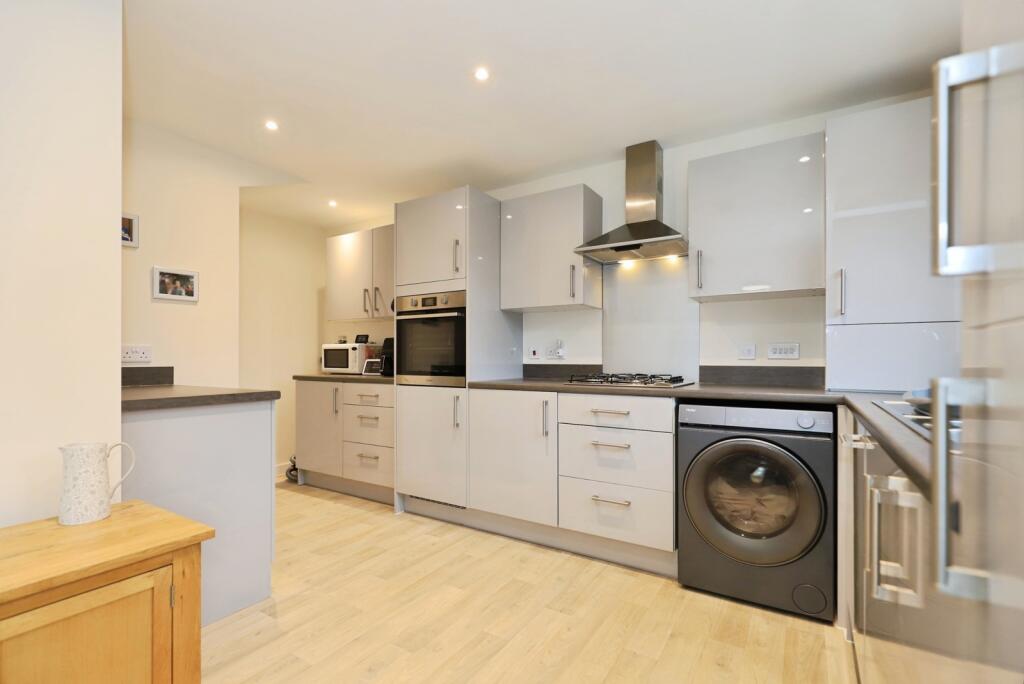 Rackfields Drive, Kidderminster, Worcestershire, DY10 photo 4
