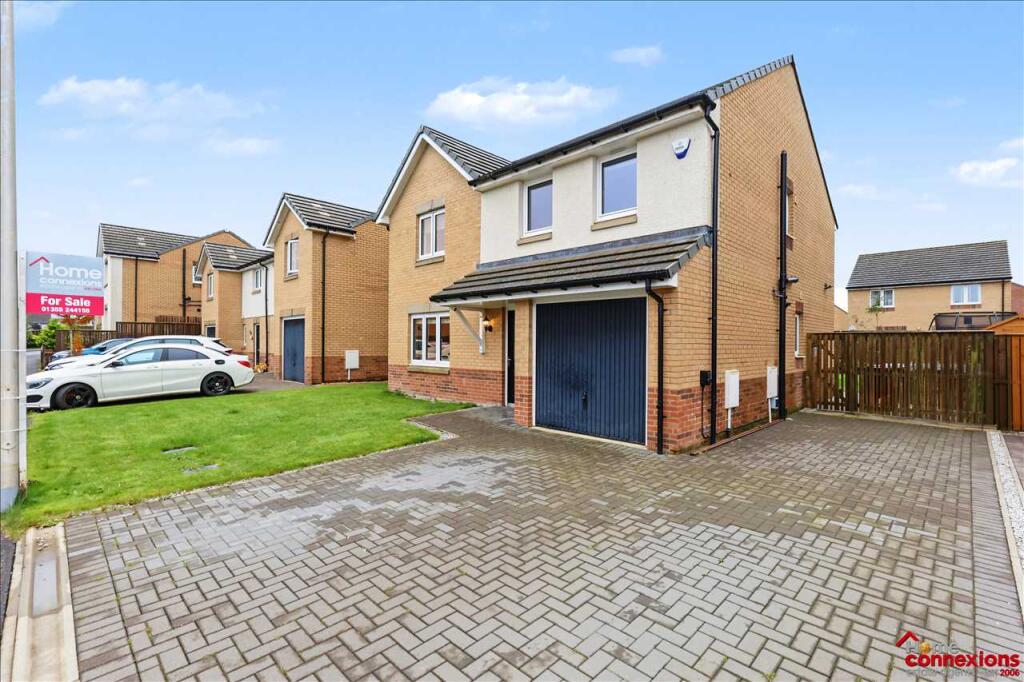 4-bed detached on Westoe Path, Benthall Farm, EAST KILBRIDE, £325,000