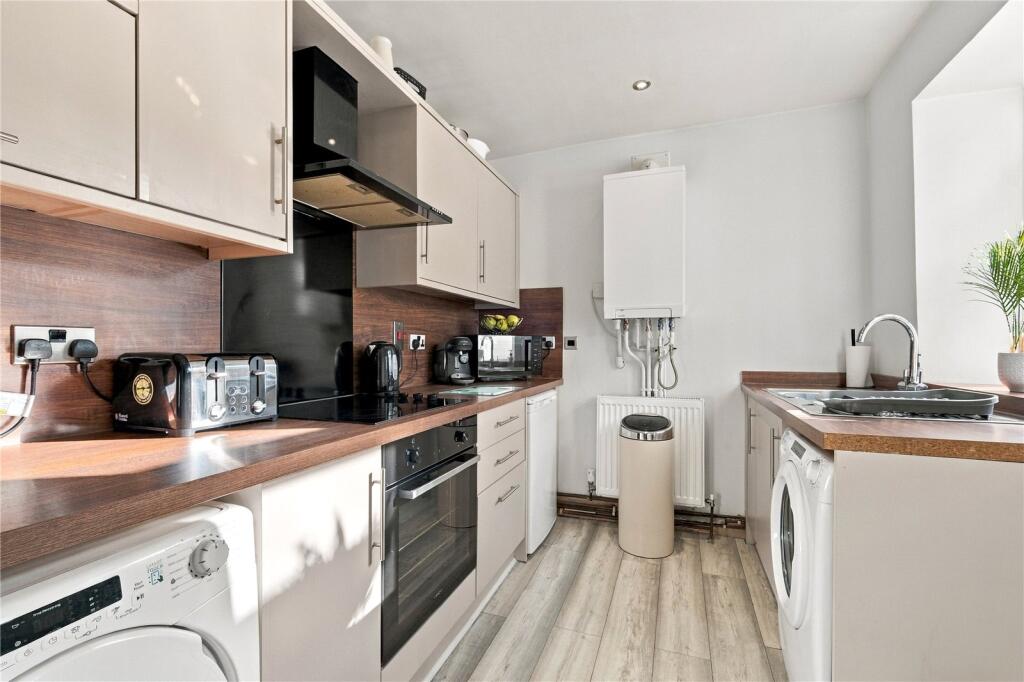 Alkincoats Road, Colne, Lancashire, BB8 photo 4
